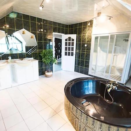 Dom Lub Z Widokiem Na Góry Wichrowe Wzgórza Z Basenem Brenna Ustroń