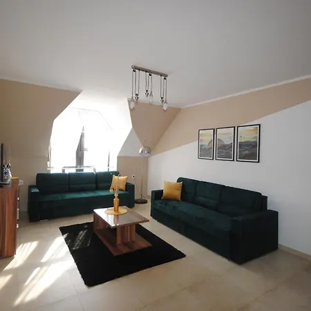 Dog Friendly Dom, Wichrowe Wzgórza Z Basenem Brenna